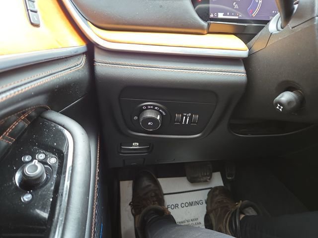 Used 2021 Jeep Grand Cherokee L Summit image 20