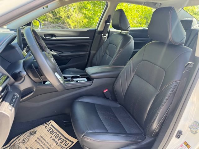 Used 2023 Nissan Altima 2.0 SR FWD image 11