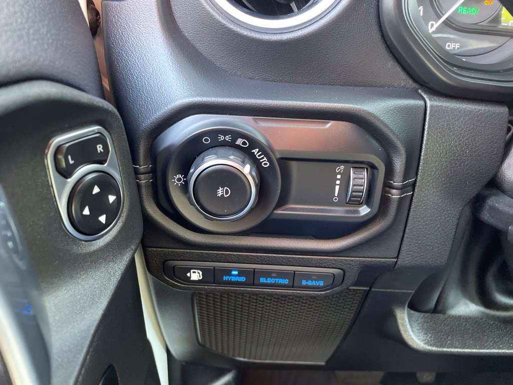Used 2024 Jeep Wrangler High Altitude AWD/4WD image 25