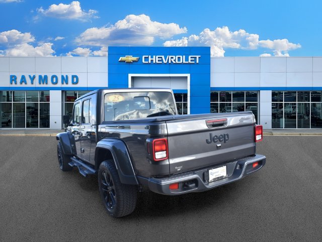 Used 2025 Jeep Gladiator Sport AWD/4WD image 5