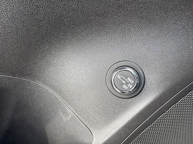 Used 2021 Buick Envision Essence image 12