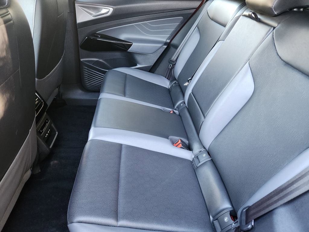 Used 2023 Volkswagen ID.4 Pro S Plus image 12