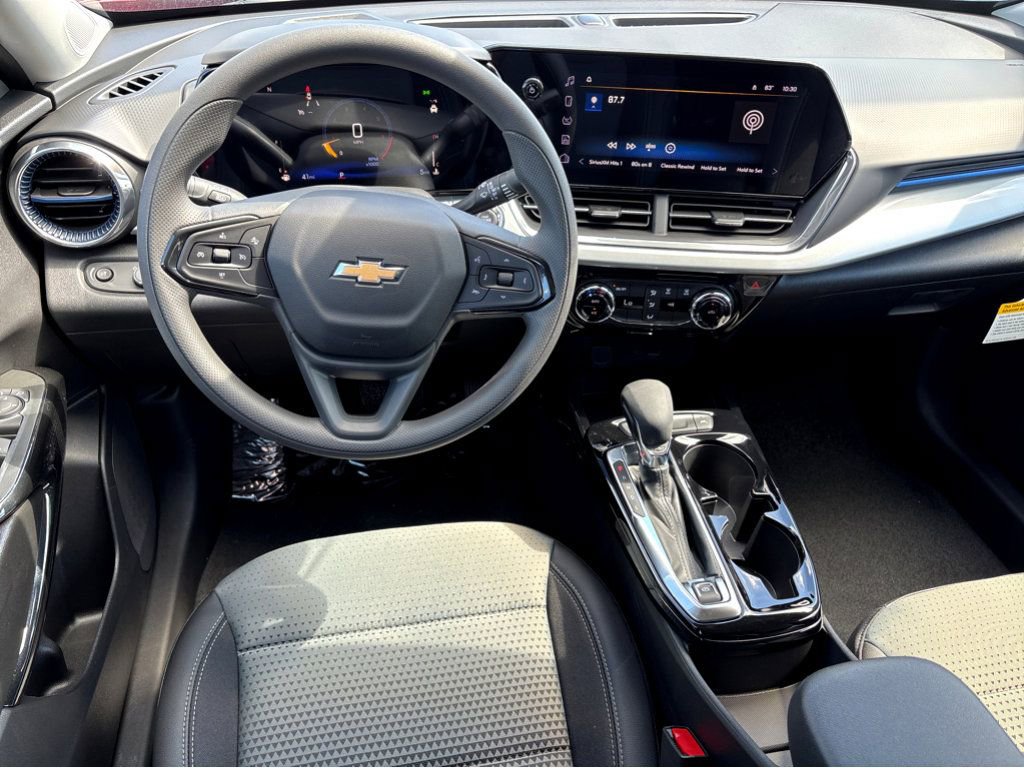 New 2026 Chevrolet Trax LT FWD image 4