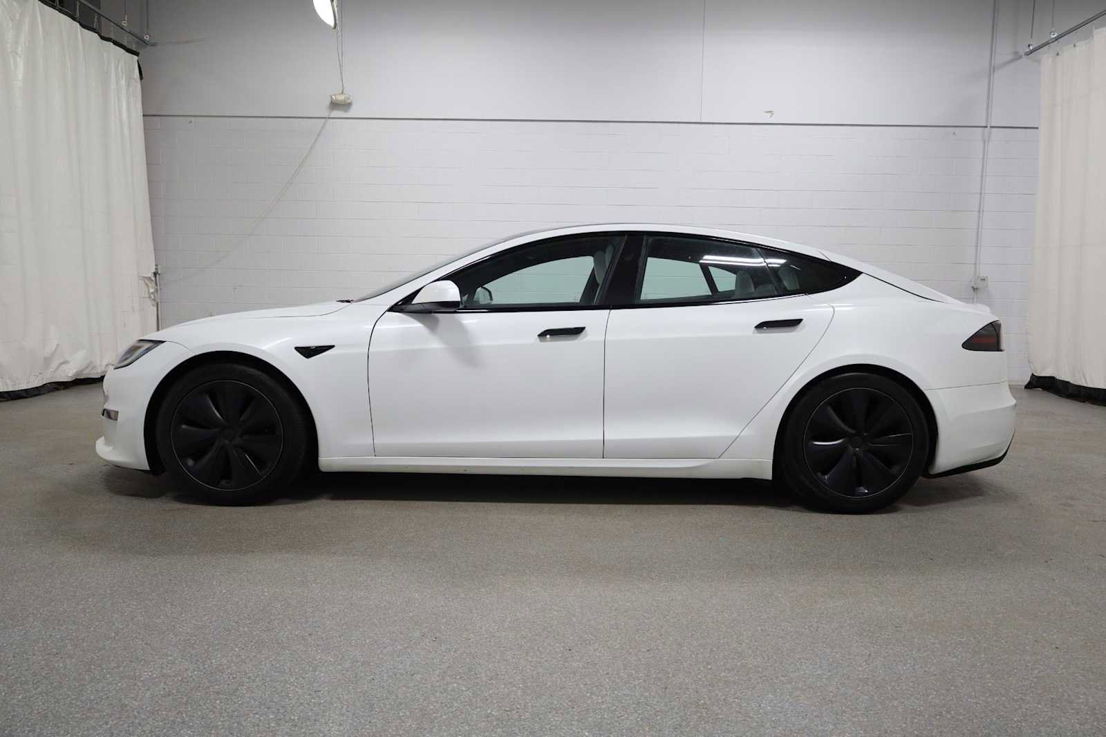 Used 2023 Tesla Model S video 2