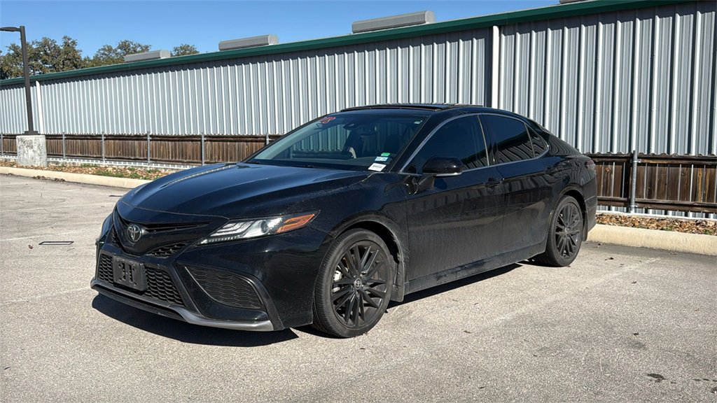 Used 2021 Toyota Camry XSE image 15