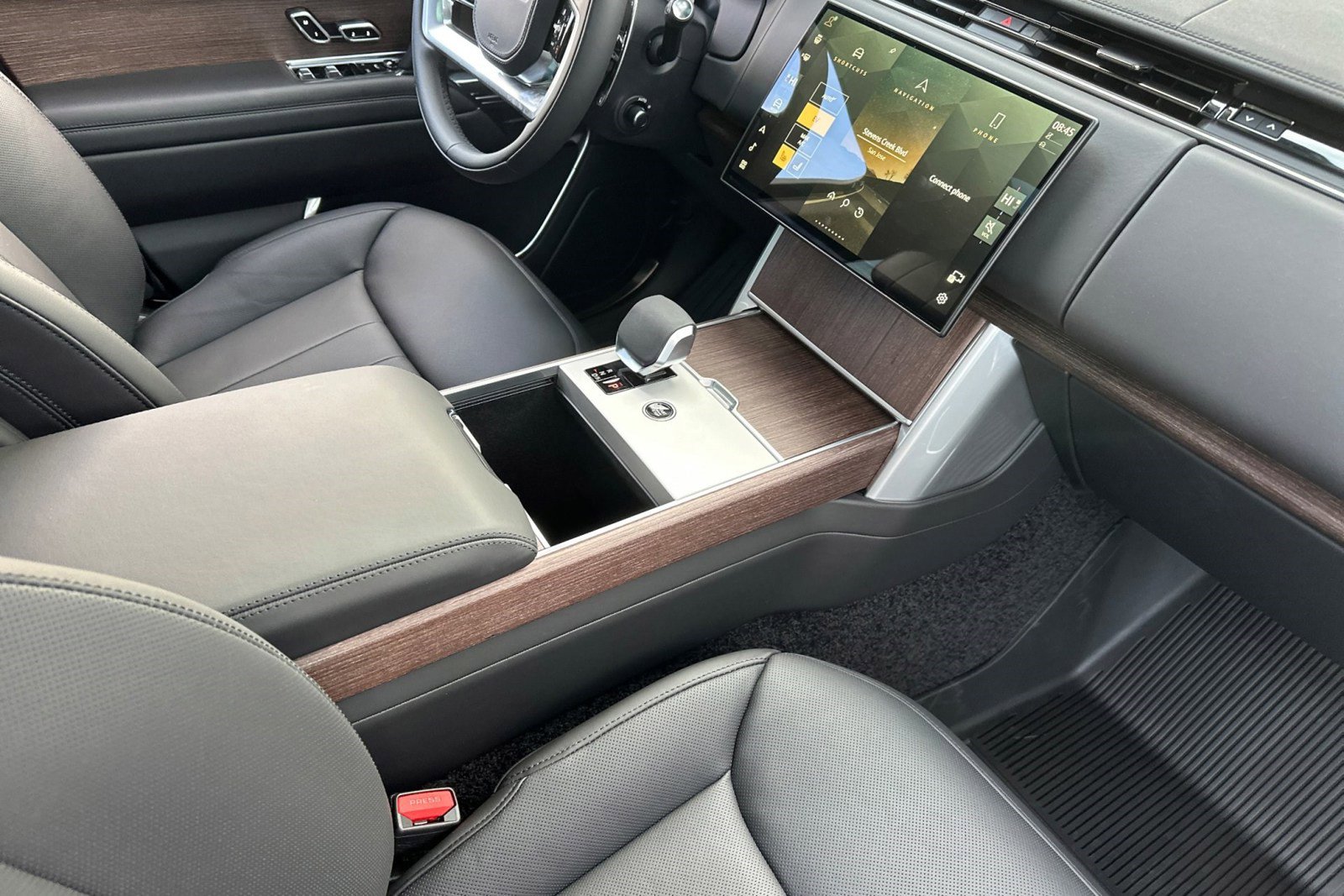 New 2025 Land Rover Range Rover SE image 25