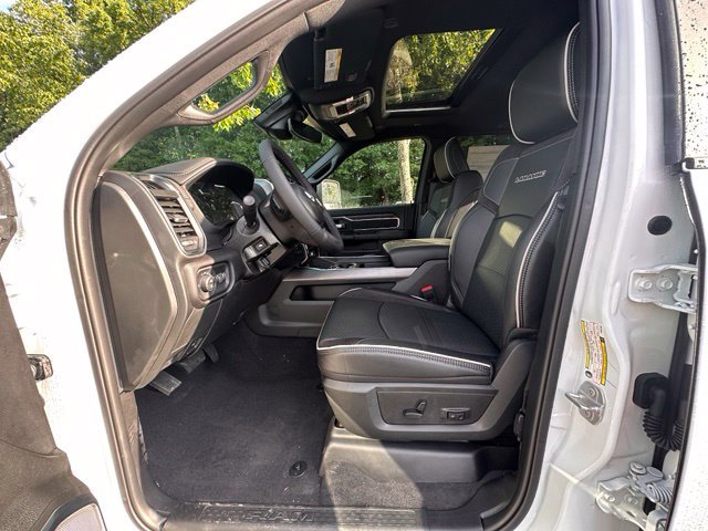 New 2026 RAM 2500 Laramie AWD/4WD image 21