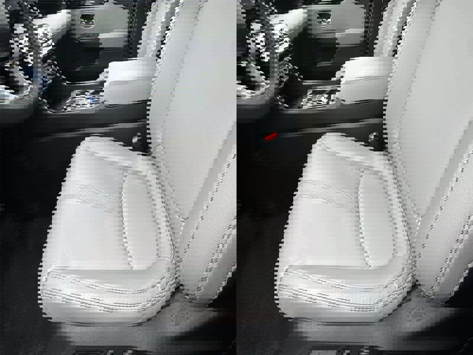 Used 2025 Honda Pilot EX-L image 13