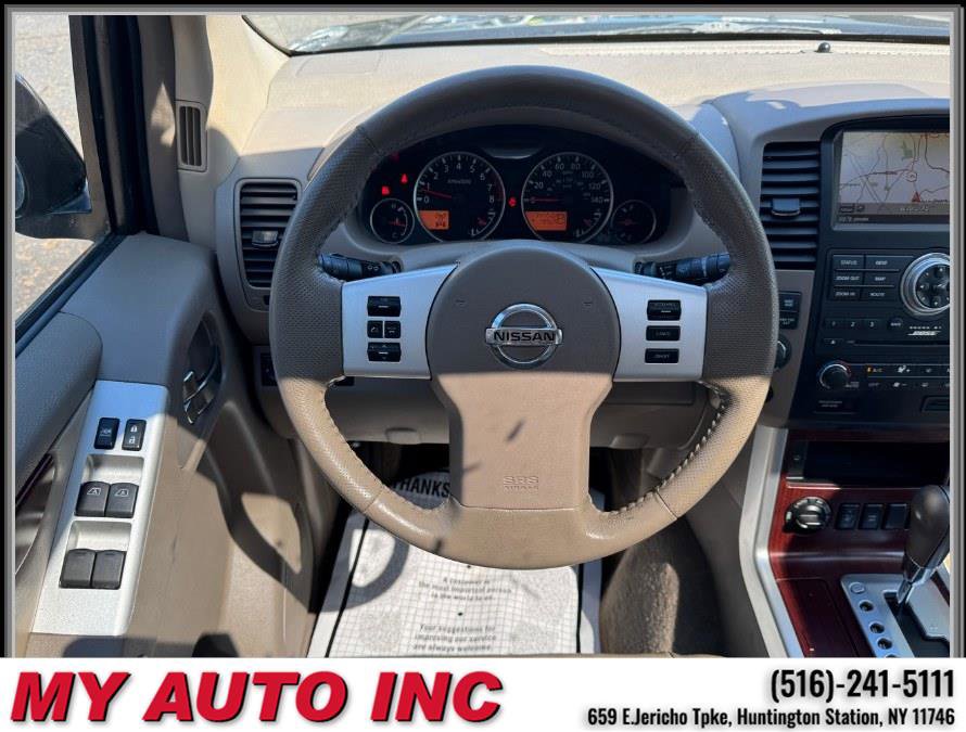 Used 2011 Nissan Pathfinder LE w/ Navigation Pkg image 13