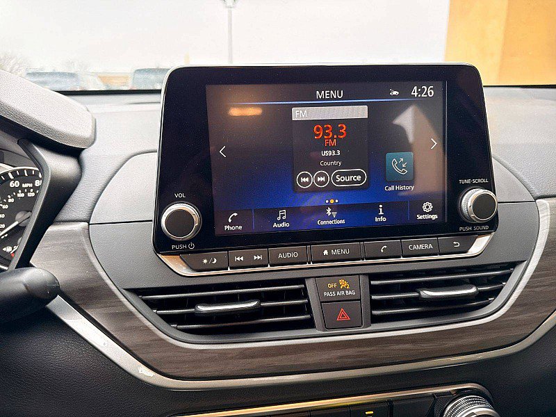 Used 2025 Nissan Altima 2.5 SV image 13