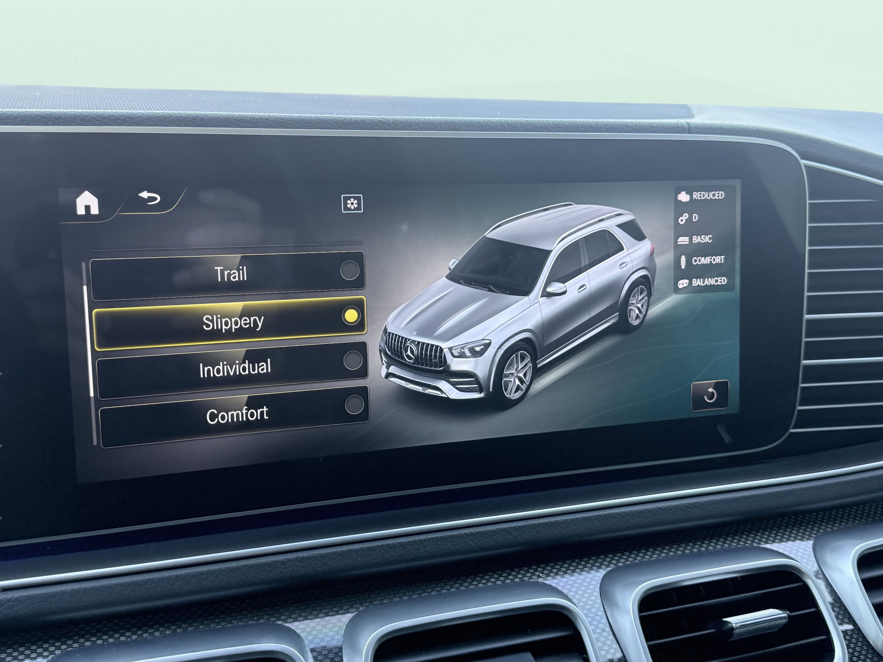 Used 2022 Mercedes-Benz GLE 53 AMG 4MATIC image 70