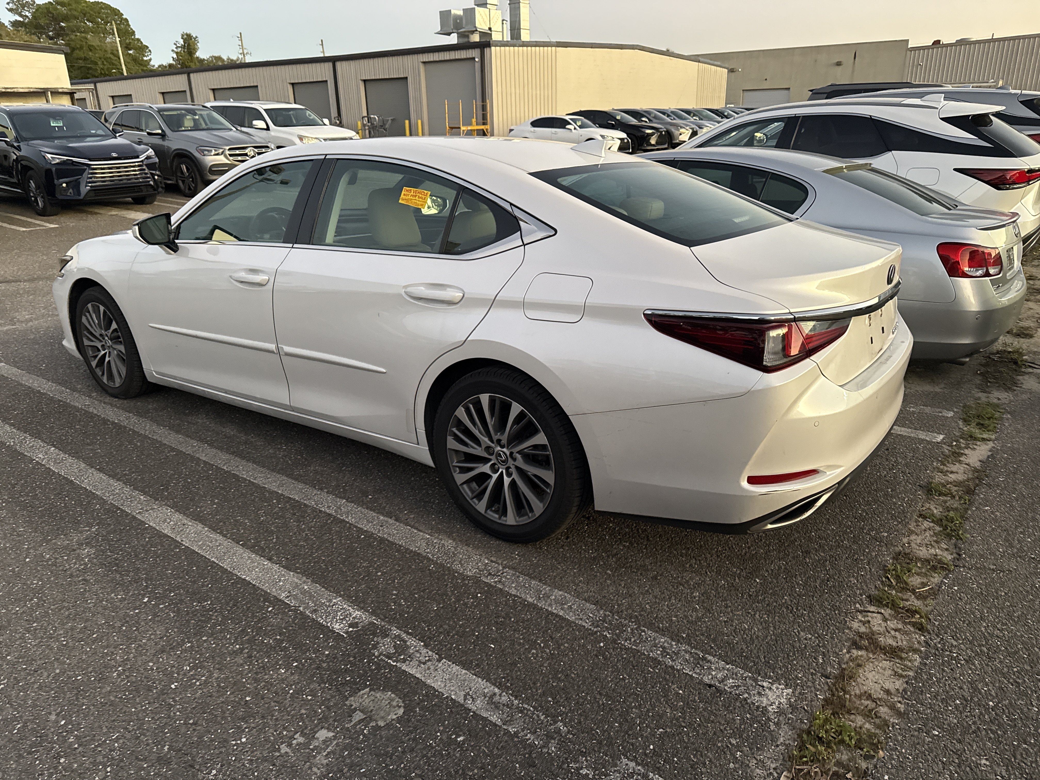Used 2019 Lexus ES 350 FWD image 3