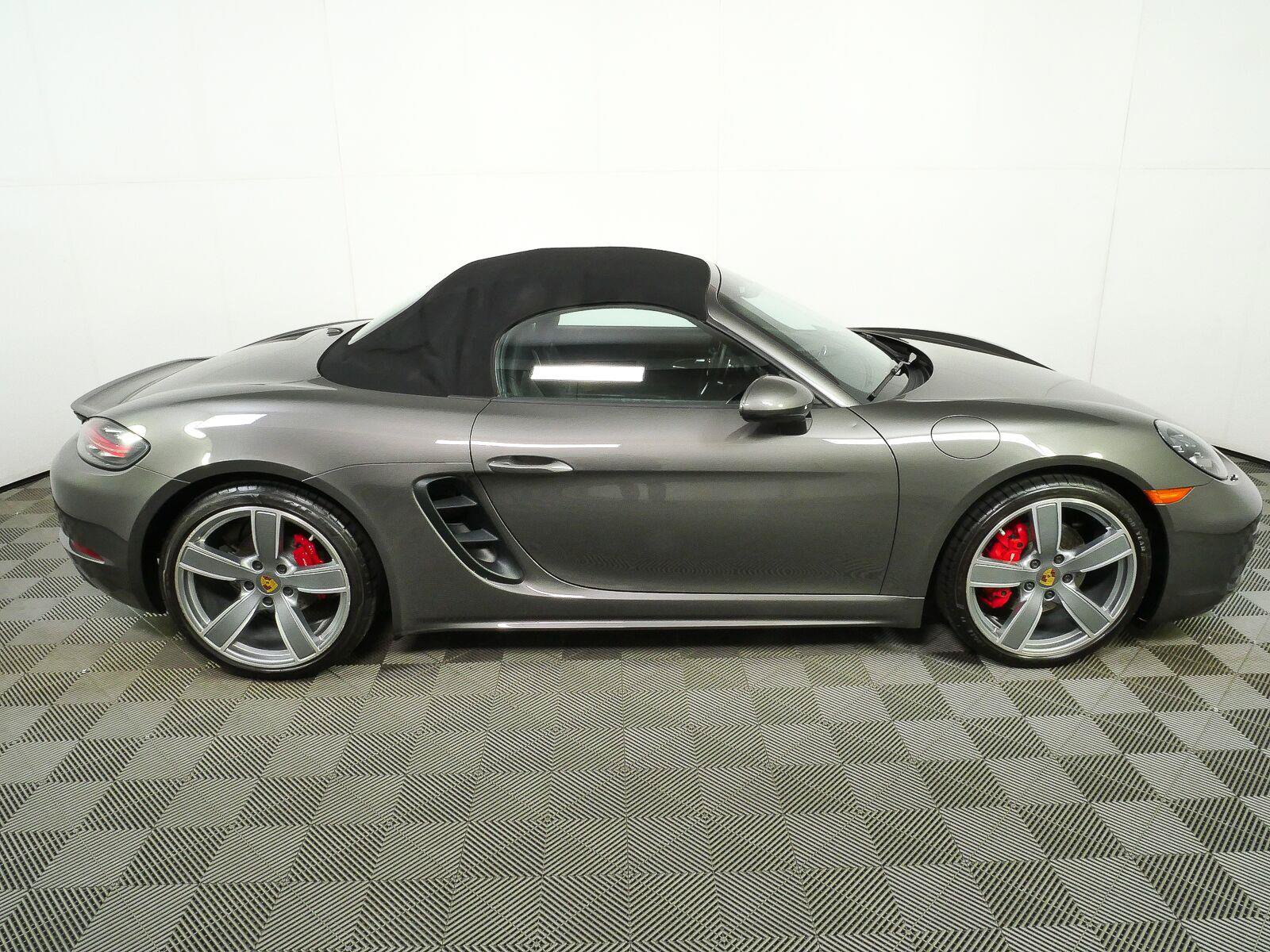 Certified 2017 Porsche 718 Boxster S RWD image 26