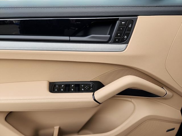 Certified 2026 Porsche Cayenne AWD/4WD image 16