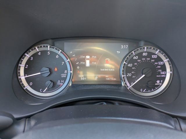 Used 2023 Toyota Highlander XLE image 30