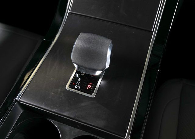 New 2026 Land Rover Range Rover Velar Dynamic SE image 12