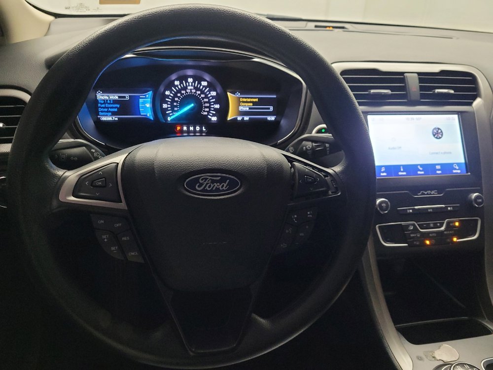 Used 2020 Ford Fusion SE image 22