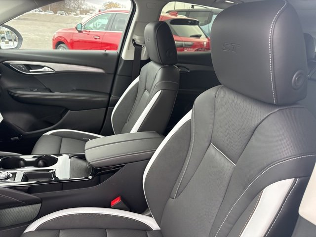 New 2025 Buick Envision Sport Touring image 12