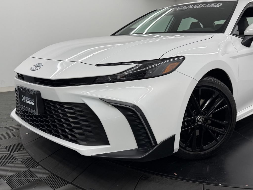Used 2026 Toyota Camry SE FWD image 4