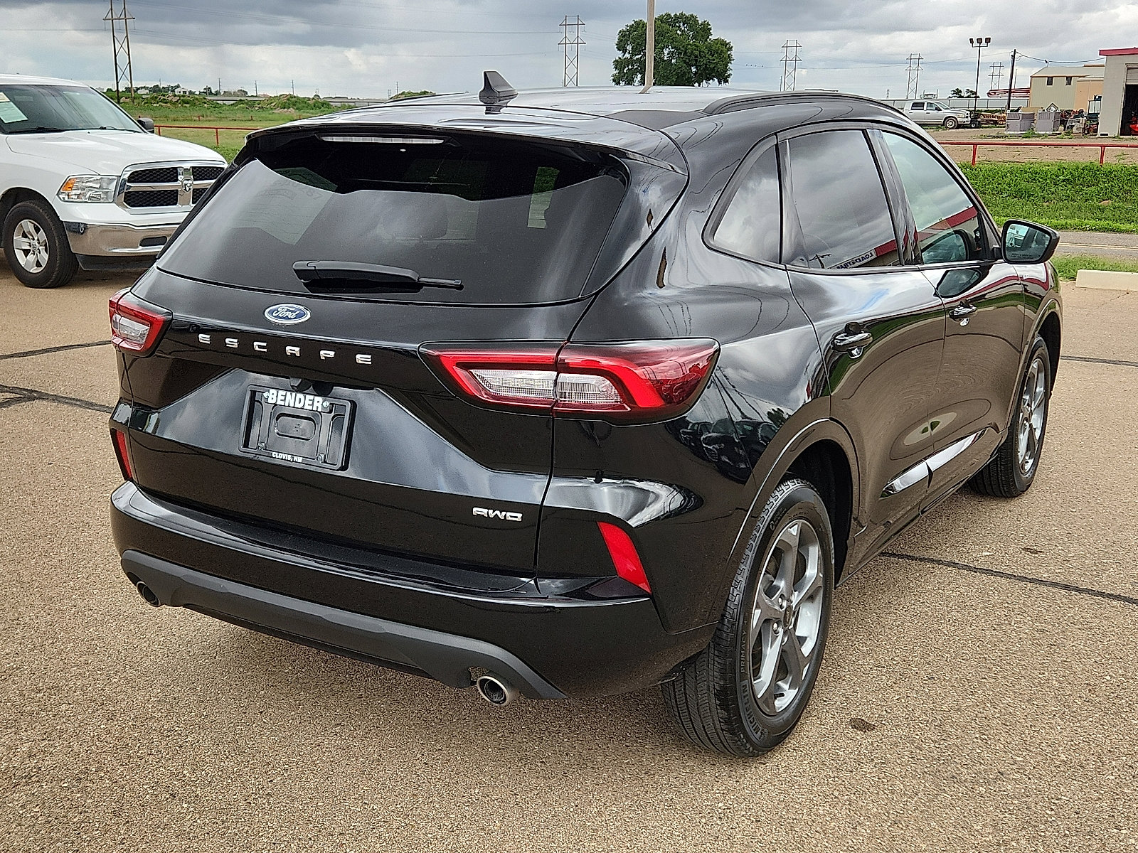 Used 2024 Ford Escape ST-Line AWD/4WD image 4
