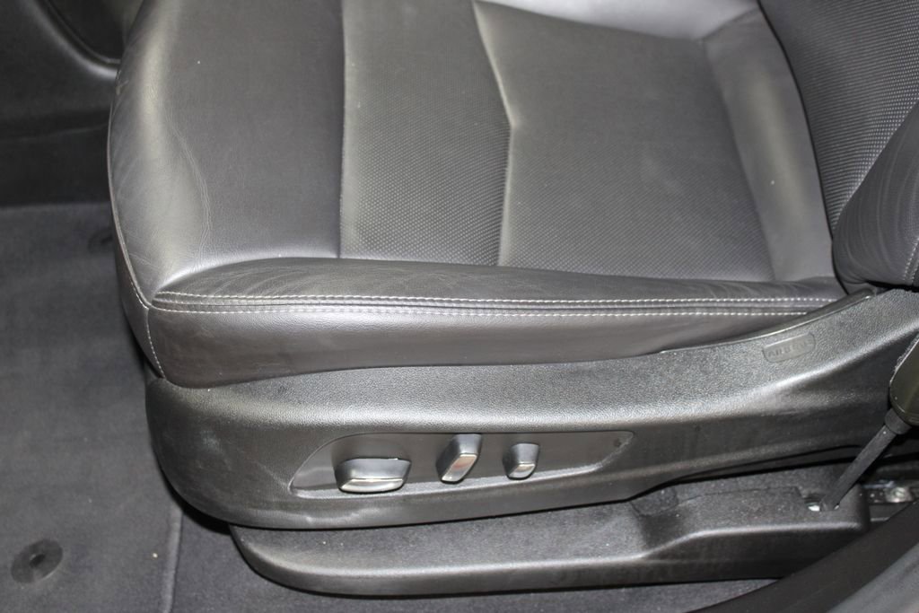 Used 2023 Cadillac XT5 Premium Luxury image 16