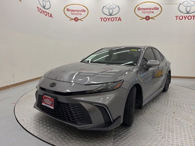 Used 2025 Toyota Camry SE FWD image 2
