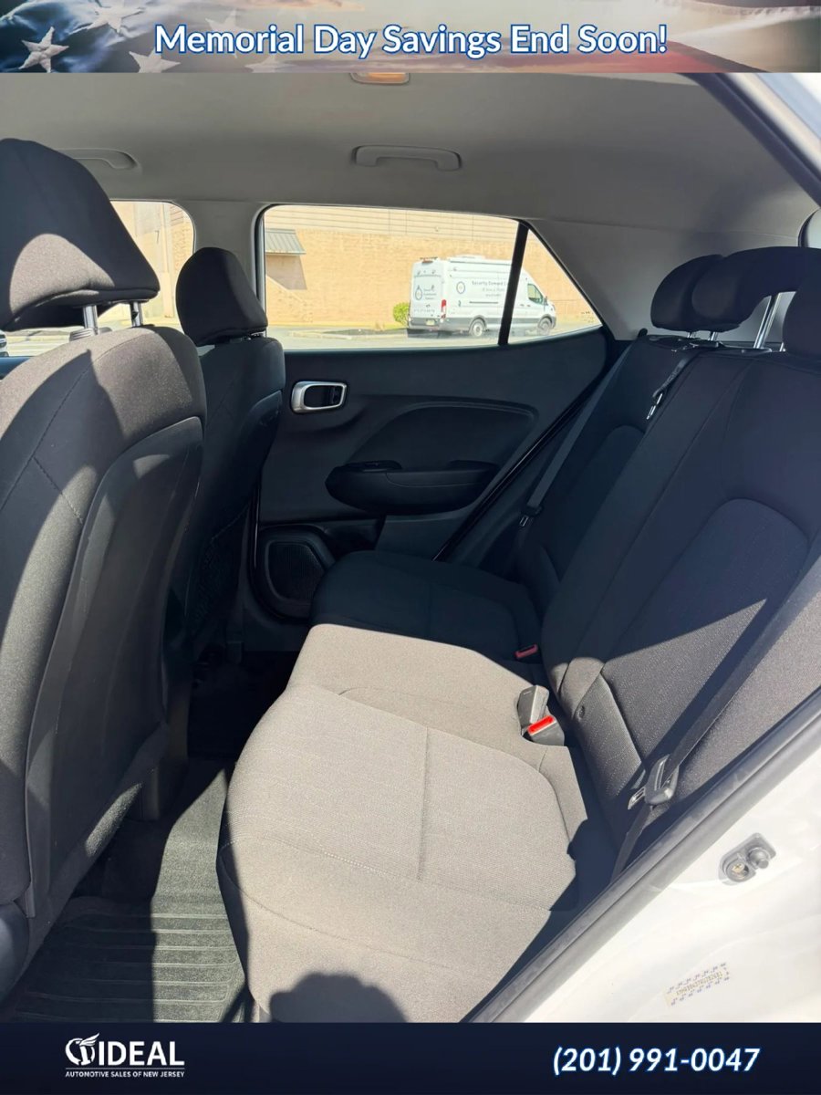 Used 2024 Hyundai Venue SE FWD image 41
