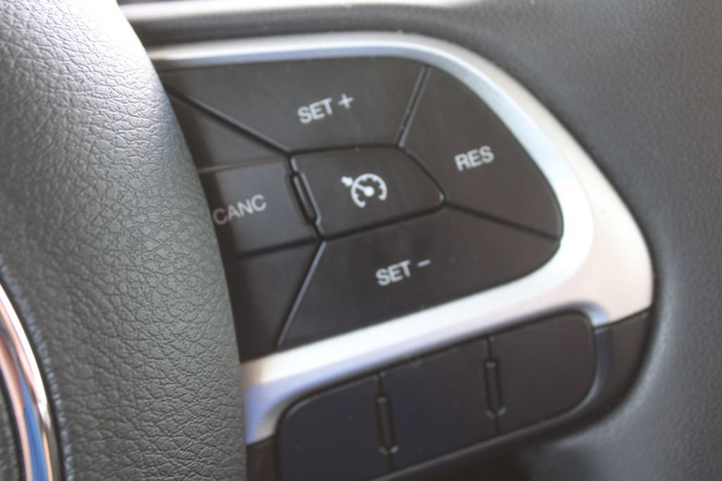Used 2021 Jeep Renegade Latitude FWD image 30