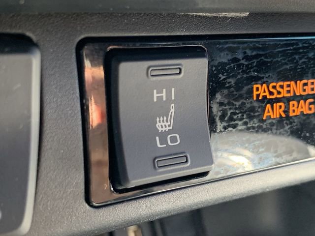Used 2021 Toyota RAV4 XLE Premium AWD/4WD image 28