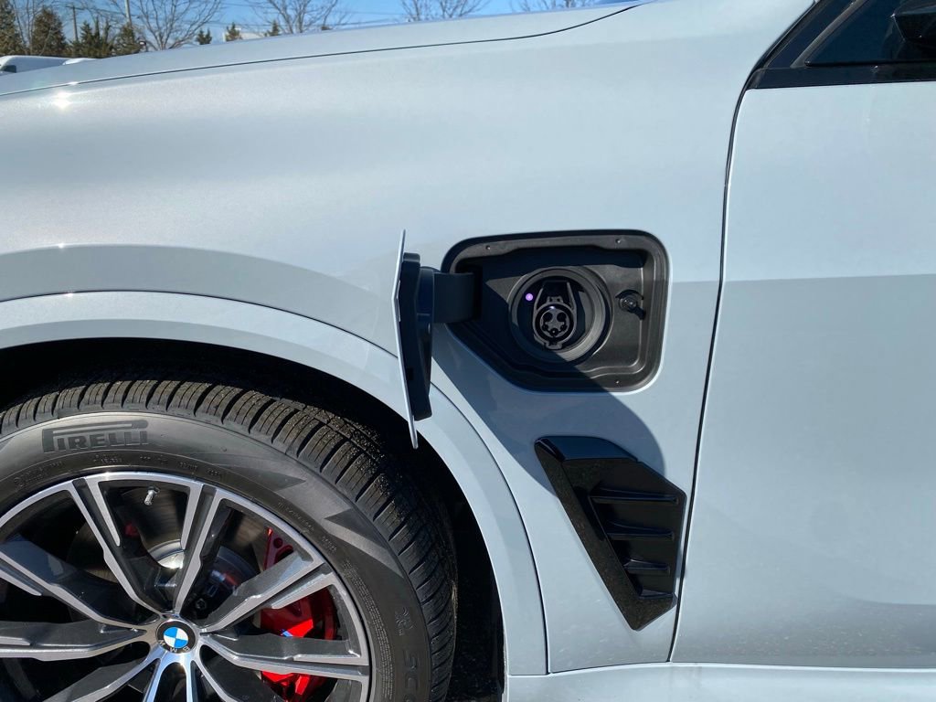 New 2026 BMW X5 xDrive50e w/ Executive Package AWD/4WD image 14