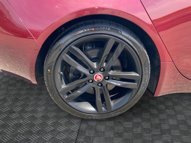 Used 2017 Jaguar XE Prestige RWD image 36