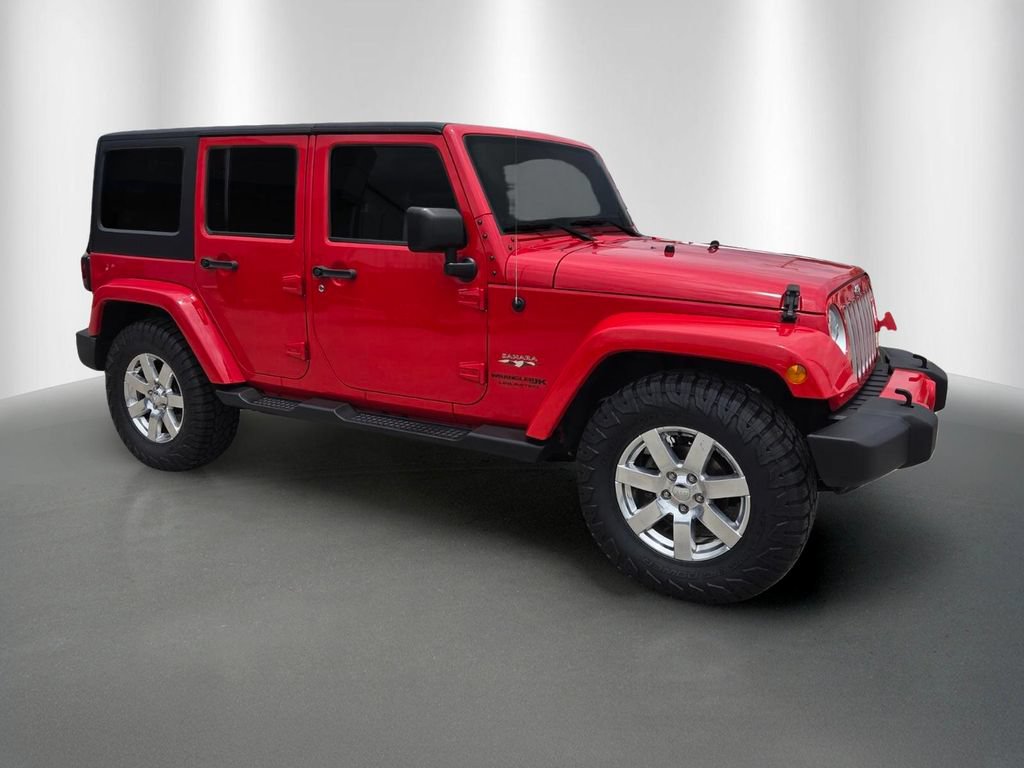 Used 2018 Jeep Wrangler Unlimited Sahara w/ Connectivity Group AWD/4WD image 2