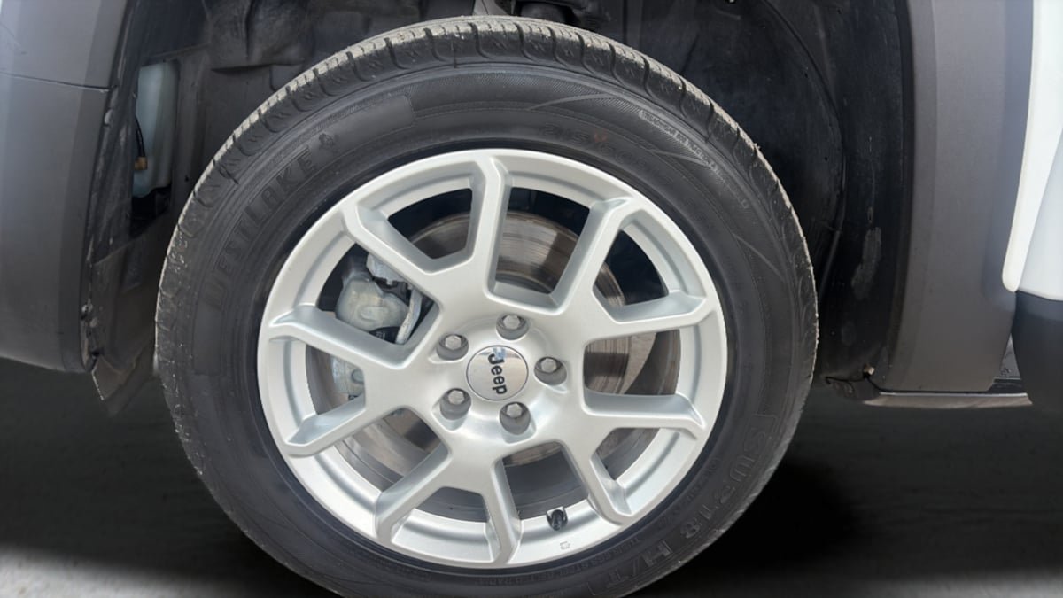 Used 2023 Jeep Renegade Latitude AWD/4WD image 26