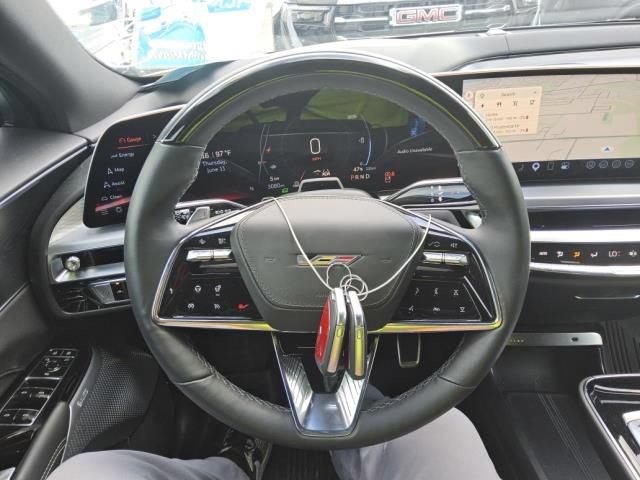 Used 2026 Cadillac Lyriq V w/ Exterior Carbon Fiber Package AWD/4WD image 3