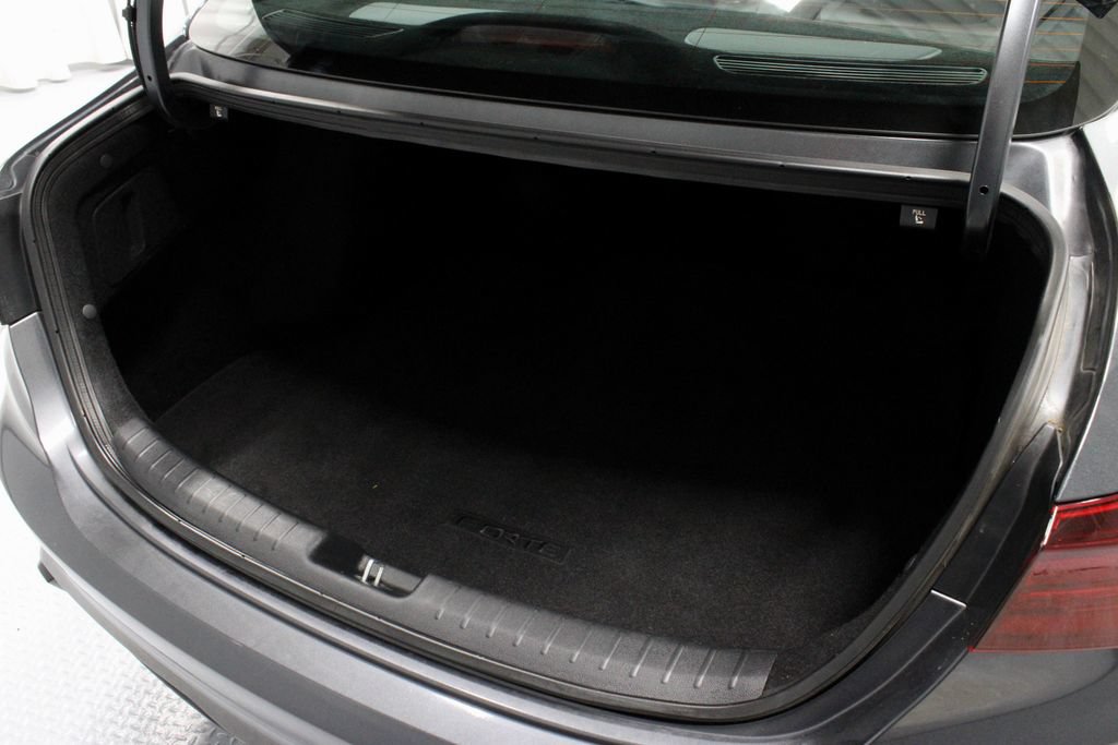 Used 2023 Kia Forte GT-Line w/ GT-Line Premium Package FWD image 15