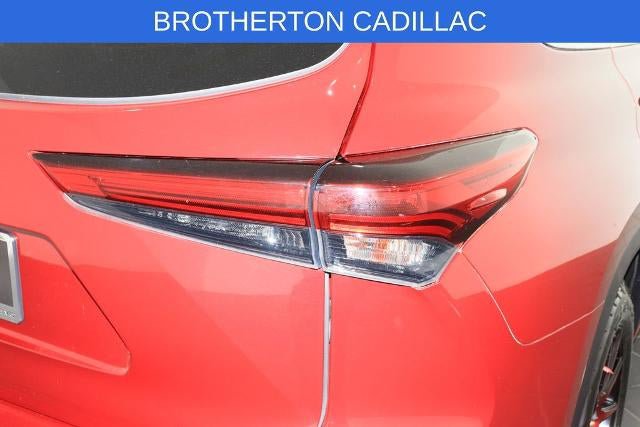 Used 2022 Toyota Highlander XLE AWD/4WD image 13