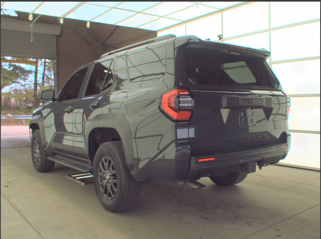 Used 2025 Toyota 4Runner SR5 AWD/4WD image 20