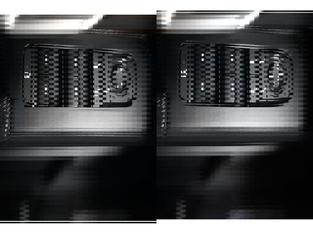 Used 2025 Toyota Tacoma TRD Sport image 24