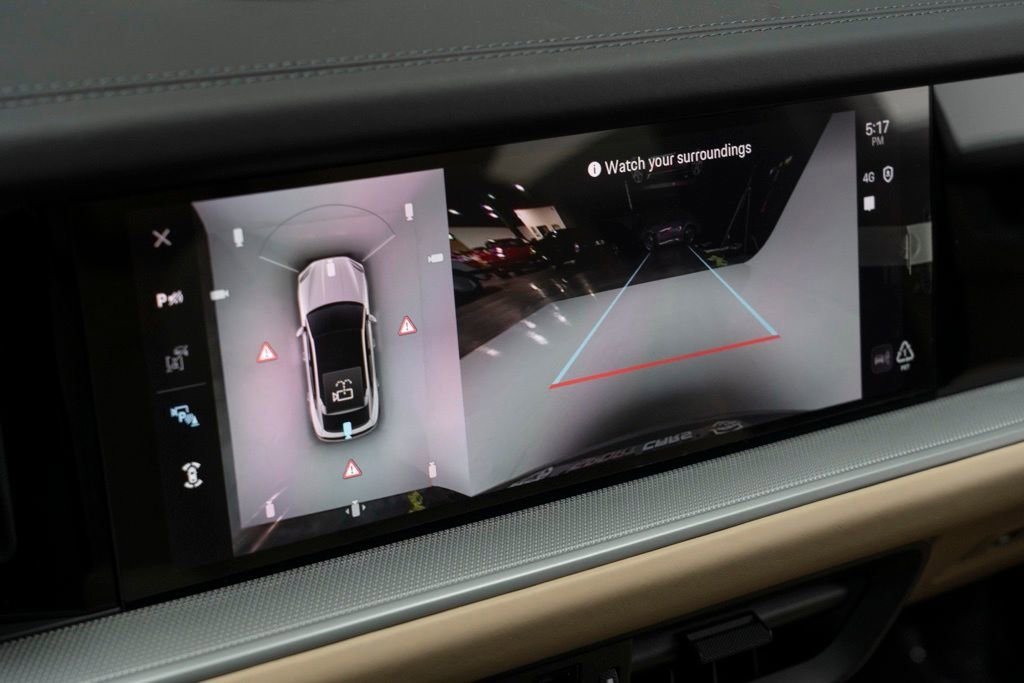 Used 2024 Porsche Cayenne Coupe image 31