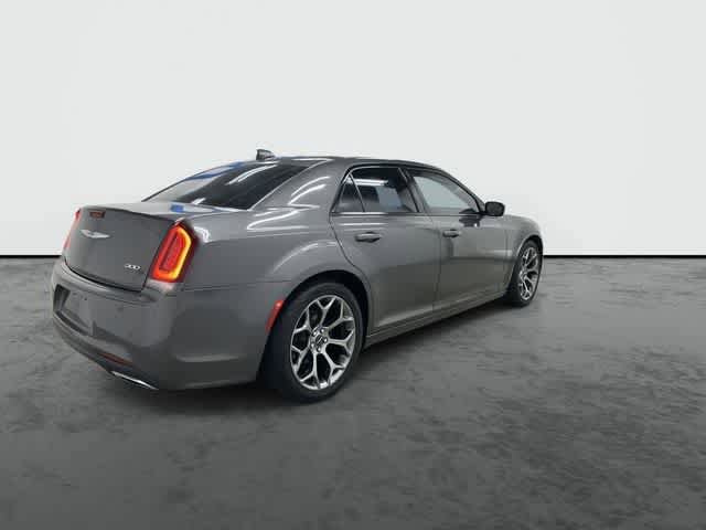 Used 2018 Chrysler 300 S w/ 300S Premium Group image 4