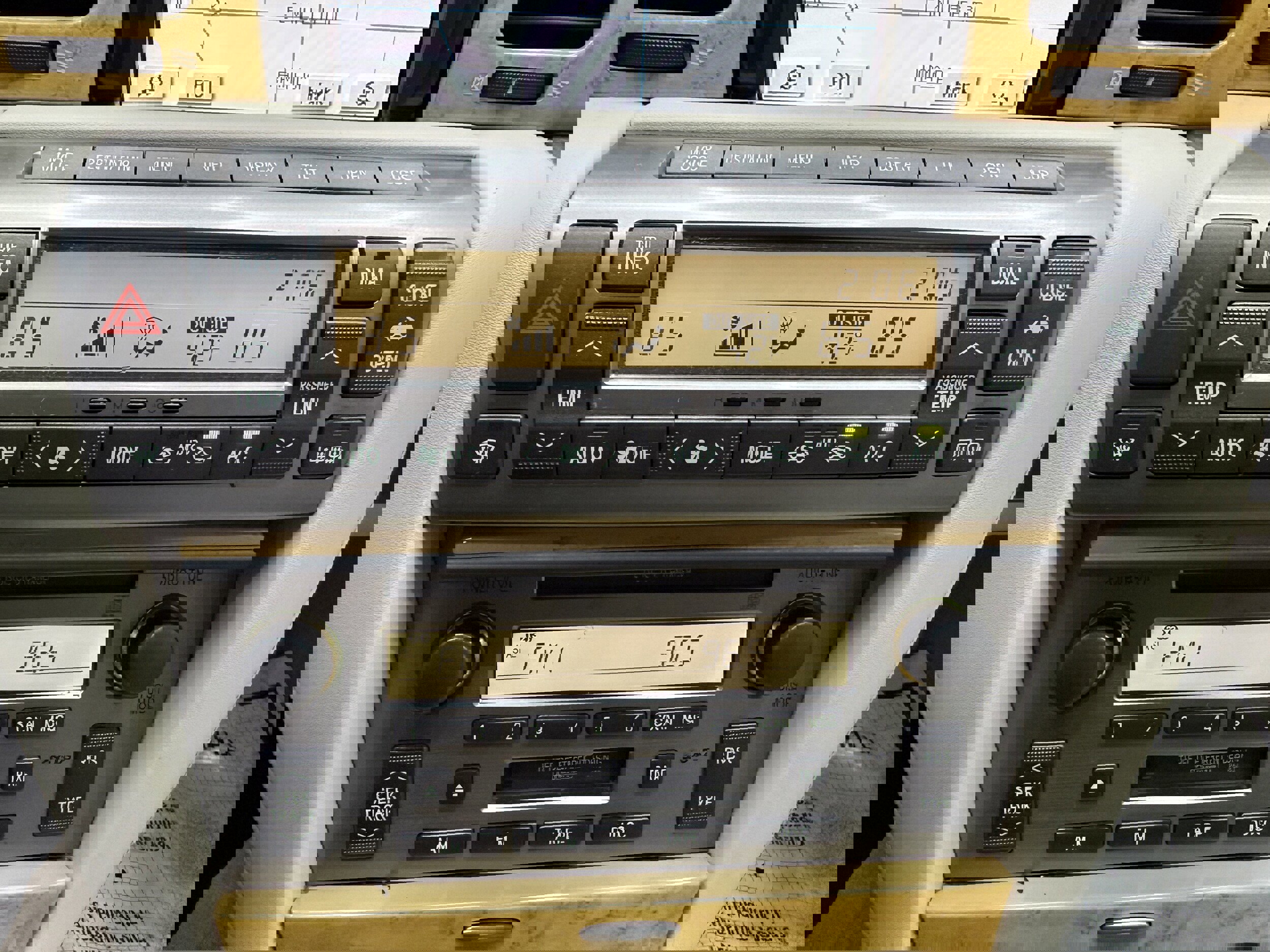 Used 2004 Lexus SC 430 Convertible image 15