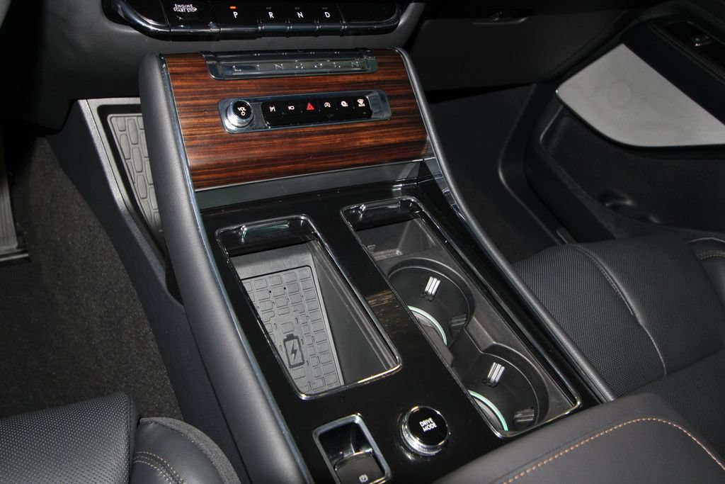 Used 2026 Lincoln Aviator Reserve AWD/4WD image 18