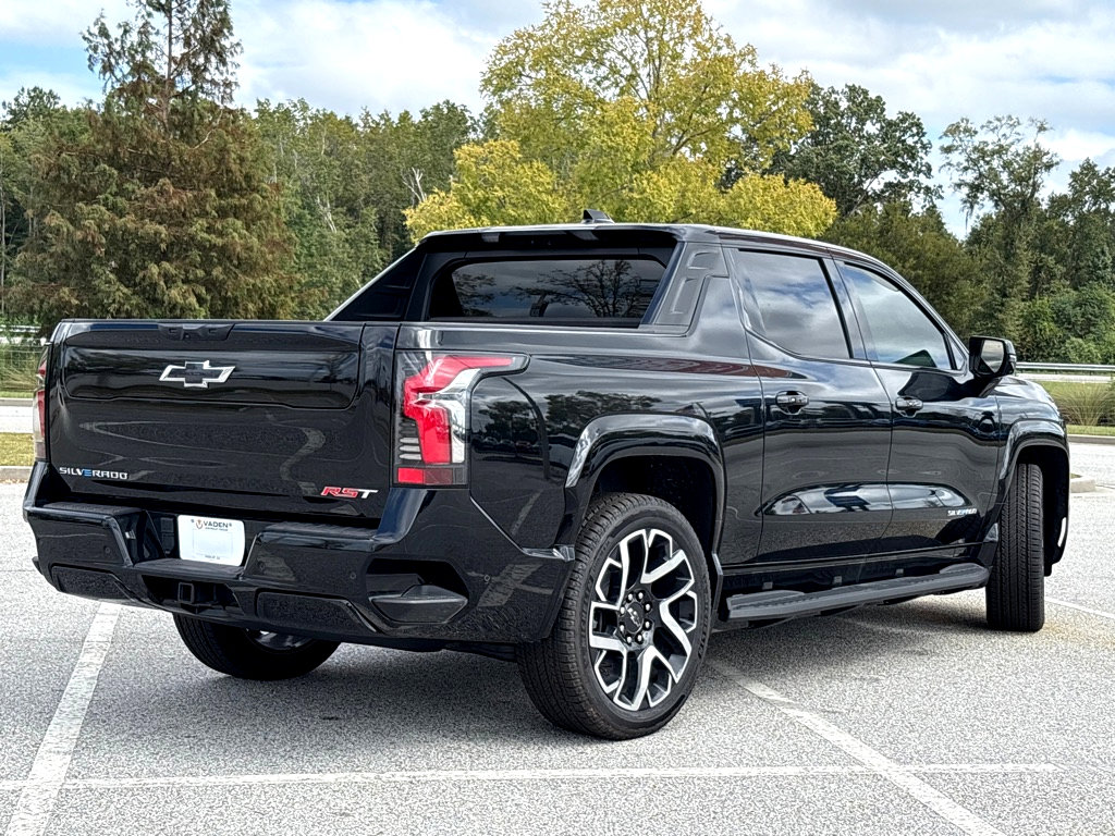 New 2024 Chevrolet Silverado EV RST w/ LPO, Utility Wall Package video 2