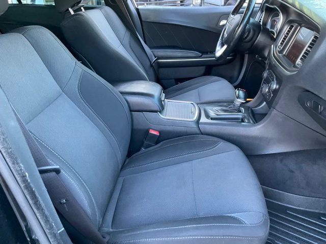 Used 2016 Dodge Charger SXT RWD image 18