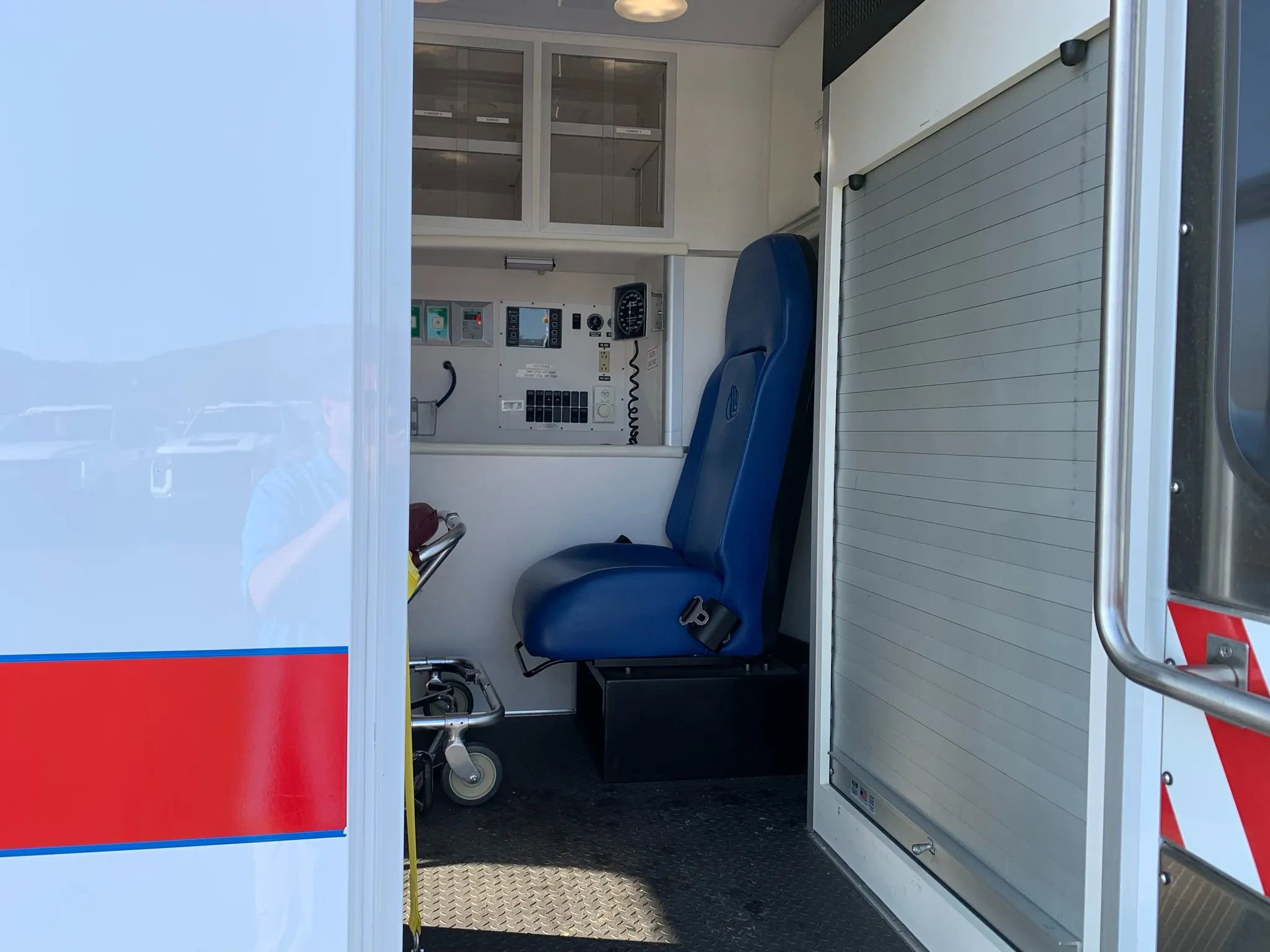 Used 2014 Chevrolet Express 4500 w/ Ambulance Package image 44