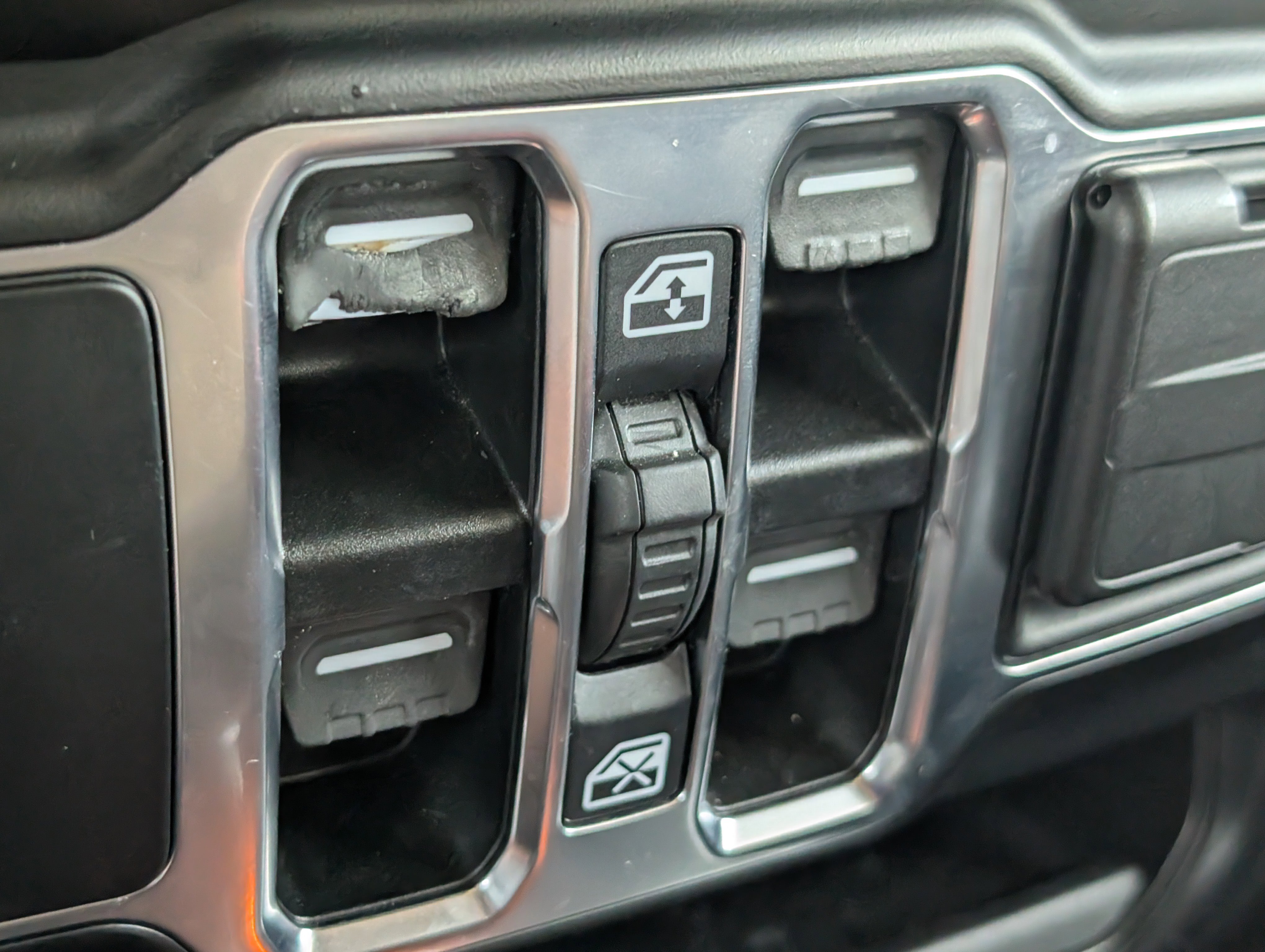 Used 2022 Jeep Wrangler Unlimited Sahara image 13