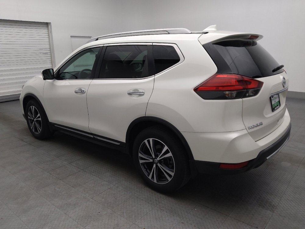 Used 2017 Nissan Rogue SL image 3