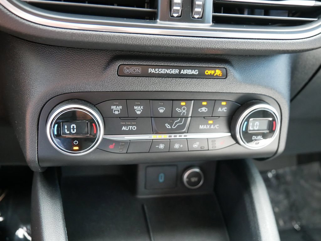 Certified 2020 Ford Escape Titanium AWD/4WD image 22