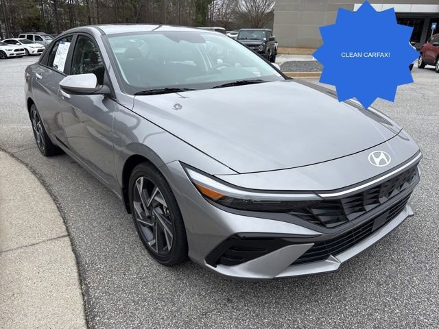 Used 2025 Hyundai Elantra SEL image 2