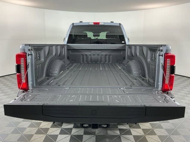Certified 2025 Ford F350 Lariat w/ Black Appearance Package image 7